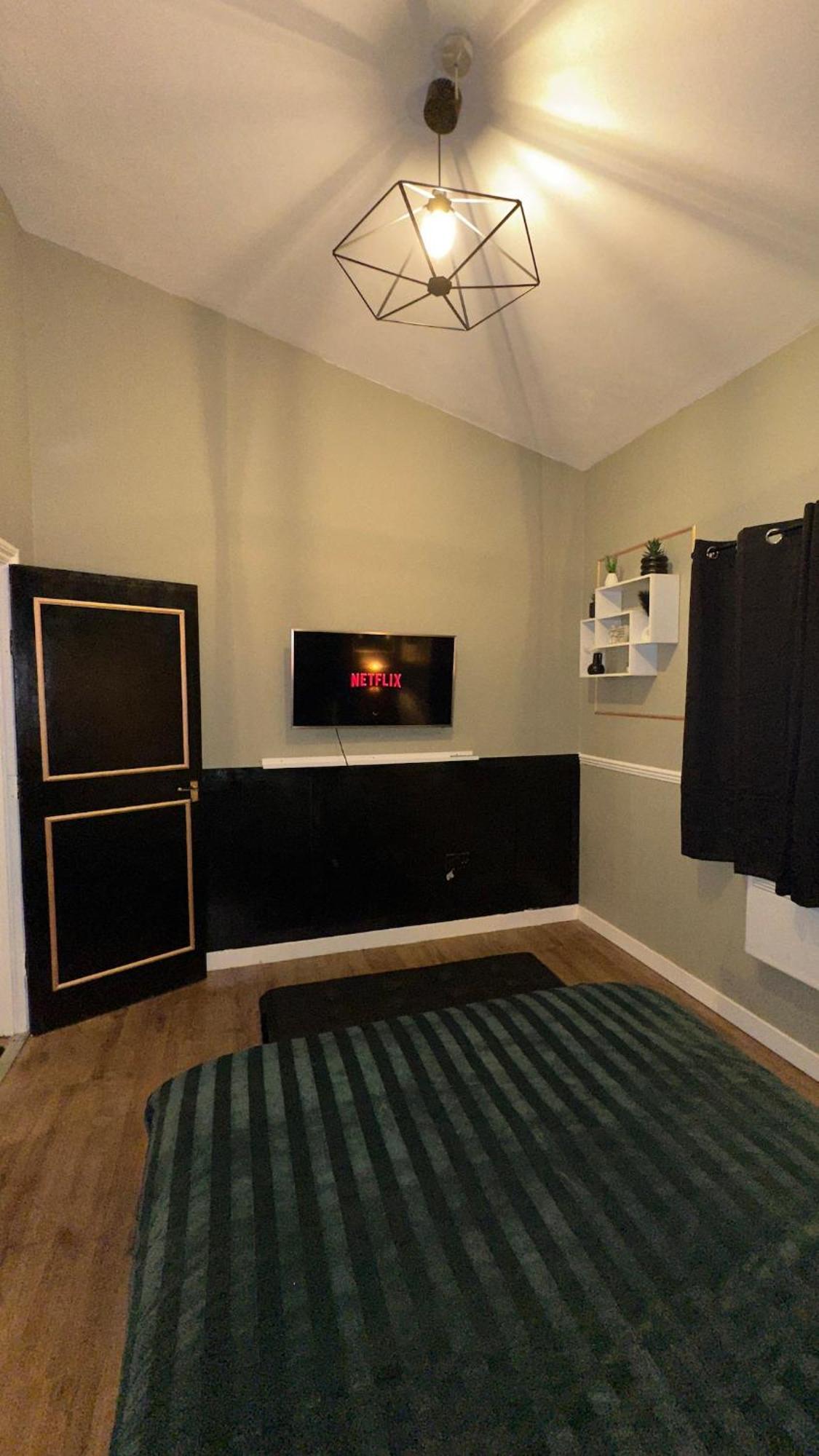 1 Bed Centre Apartment